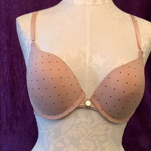 Jessica Simpson 36C. push up. Basic straps